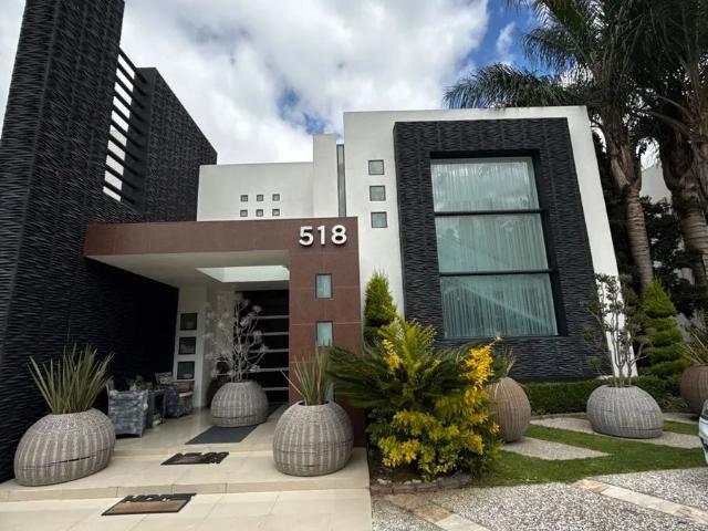 Casa en Venta en Club de Golf