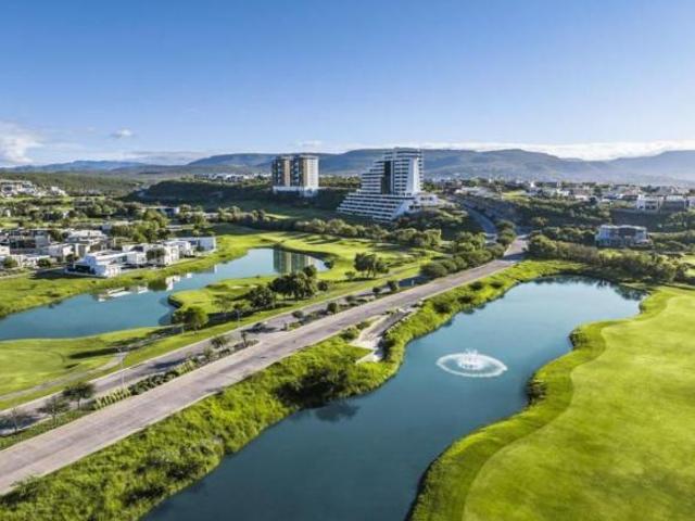 CASA EN VENTA EN CLUB DE GOLF EL MOLINO ZONA DE LAS MAS EXCLUSIVAS LEON GTO 4 RECAM. CON VEST C/U