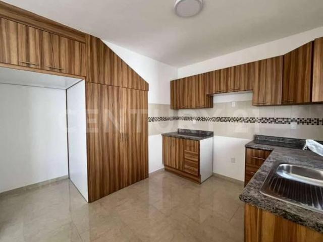 Casa en venta en club de golf en Circuito Viñedos, SJR, QRO