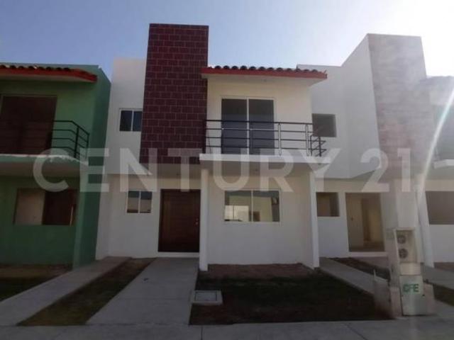 Casa en venta en club de golf en Circuito Viñedos, SJR, QRO