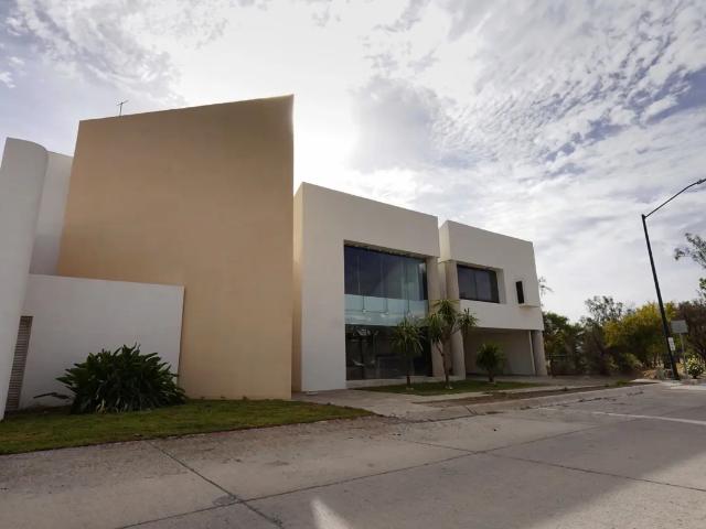 Casa en VENTA en Club de Golf los Naranjos