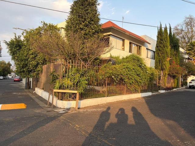 Casa con 2 residencias independientes en venta en Club de Golf M?xico, Tlalpan