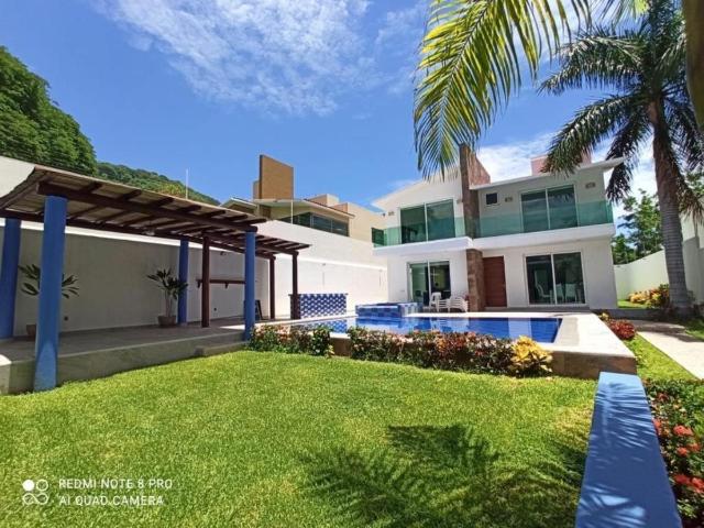 Casa en venta en Club de Golf Palma Real, Zihuatanejo de Azueta, Guerrero