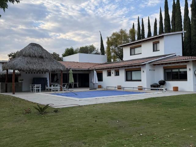 CASA EN VENTA EN CLUB DE GOLF SAN GIL EN UN PISO COLINDA CON CAMPO DE GOLF