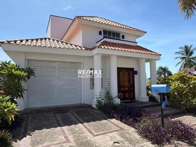 CASA EN VENTA EN CLUB REAL 4