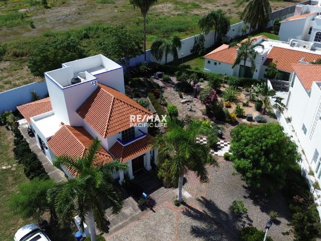 CASA EN VENTA EN CLUB REAL