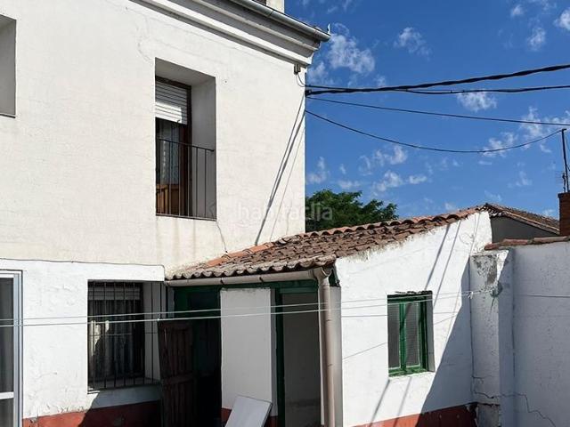 Casa en venta en Coca. Casa con patio en la villa histórica de Coca. Segovia. Casas.
