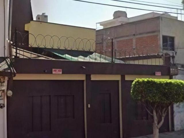 CASA EN VENTA EN COAPA CERCA DE CALZADA DE TLALPAN Y AV. DIVISIÓN DEL NORTE