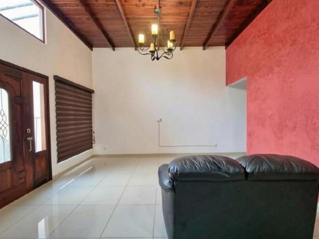 Casa en venta en Coatepec | 4 Recámaras, Bar y Amplia Terraza