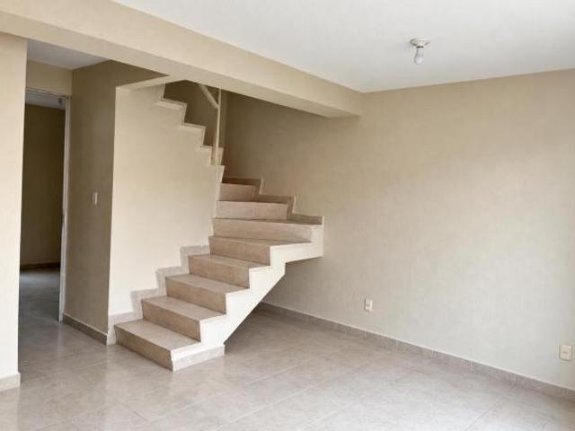 CASA EN VENTA EN COFRADÍA III | 3 RECÁMARAS | JARDÍN Y PATIO