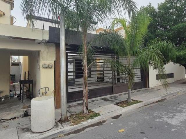 Casa en Venta en Col. Urbivilla del Cedro Zona Cumbres