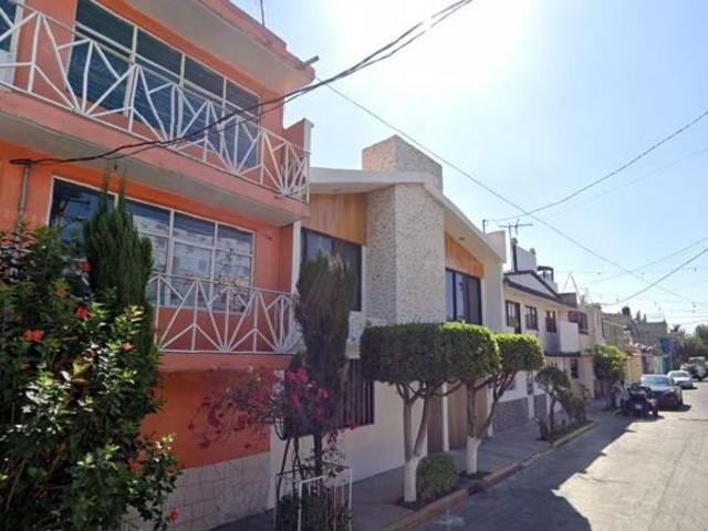 CASA EN VENTA EN COL VICENTE VILLADA NEZAHUALCOYOTL