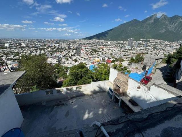 CASA EN VENTA EN COL. BUROCRATAS MUNICIPALES ZONA SUR DE MONTERREY