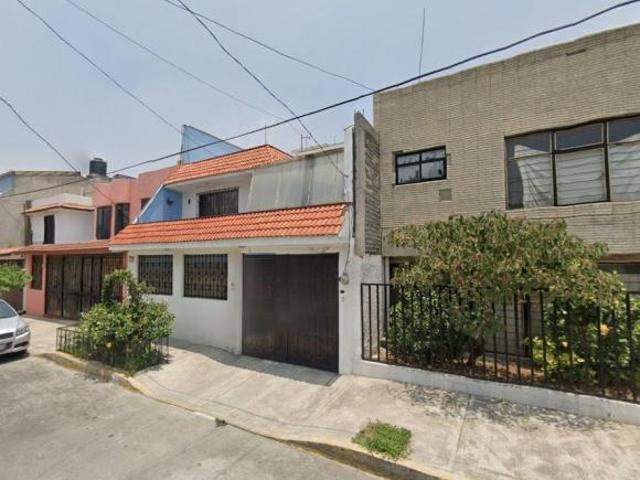 Casa en venta en col Constitución de 1917 Iztapalapa CDMX
