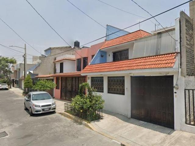 CASA EN VENTA EN COL CONSTITUCION DE 1917 IZTAPALAPA CDMX