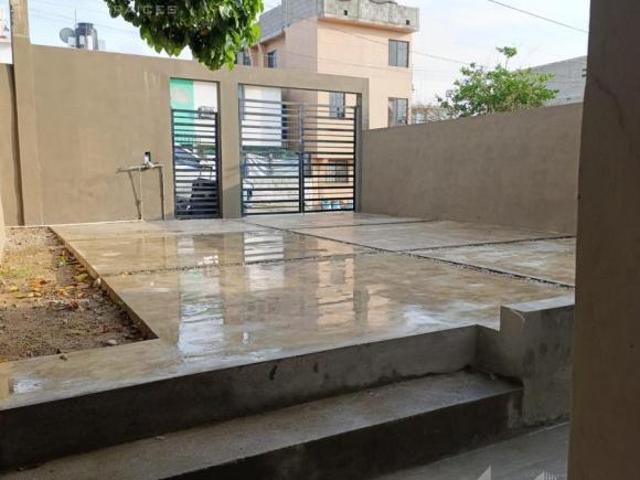 Casa En Venta en Col. Echeverria con patio