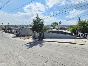 CASA EN VENTA EN COL EMPERADORES