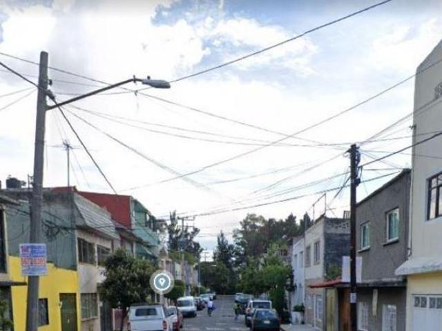 CASA EN VENTA EN COL ESCUADRON 201 IZTAPALAPA CDMX