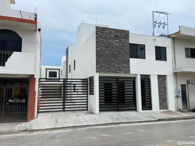 Casa en Venta en Col. Guadalupe Mainero, Tampico, Tam