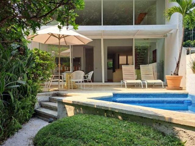 Casa en Venta en Col. Jacarandas, Cuernavaca Morelos
