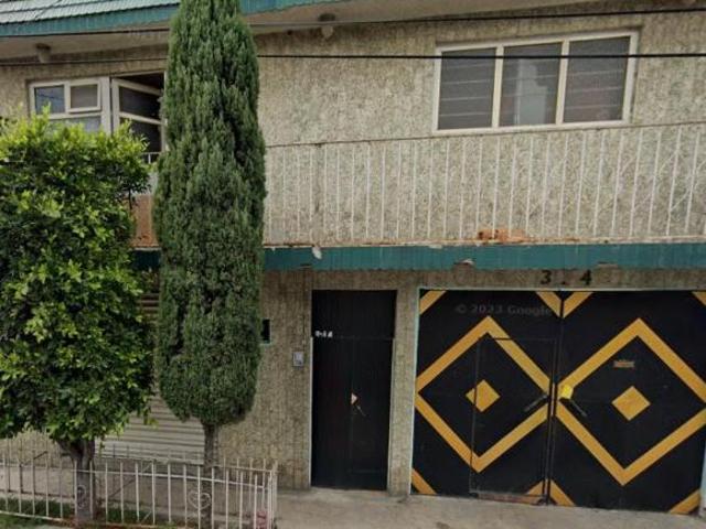 Casa en Venta en Col. la Perla, Nezahualcóyotl
