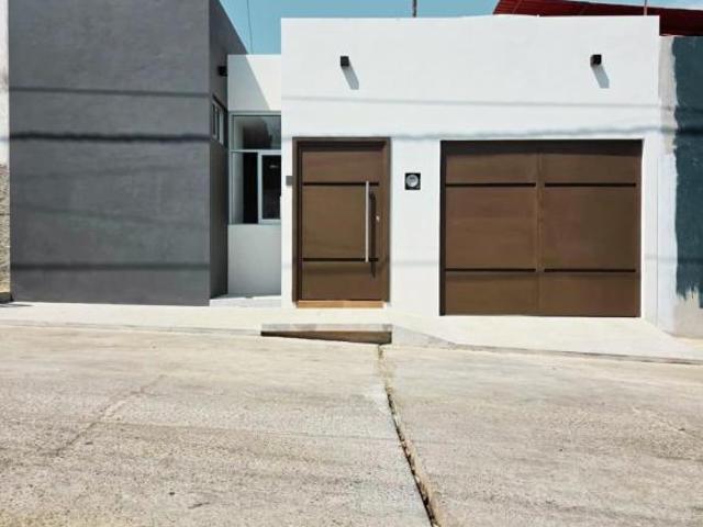 CASA EN VENTA EN COL. LA PINERA, URUAPAN MICHOACÁN