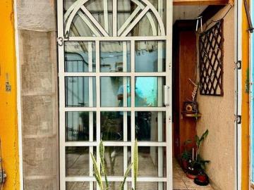Casa en Venta en Col. Los Mirasoles, Iztapalapa CDMX