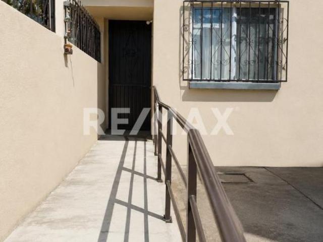 CASA EN VENTA EN COL. PRESIDENTES, TIJUANA