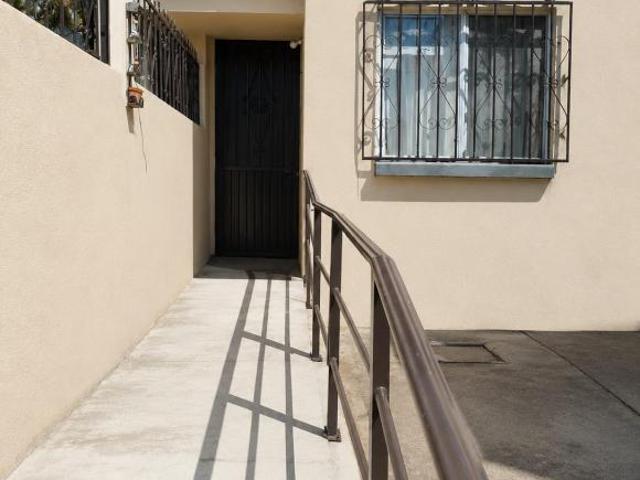 CASA EN VENTA EN COL. PRESIDENTES, TIJUANA 4