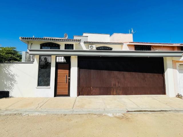 CASA EN VENTA EN COL. REPUBLICA MEXICANA