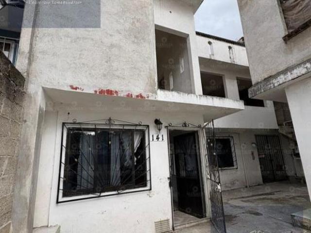 Casa en venta en Col. Revolución $2&apos 000,000. Espaciosa ideal para invertir