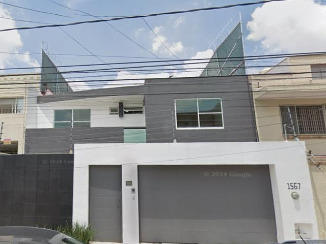 Casa en Venta en Colomos Providencia, Guadalajara, Jalisco