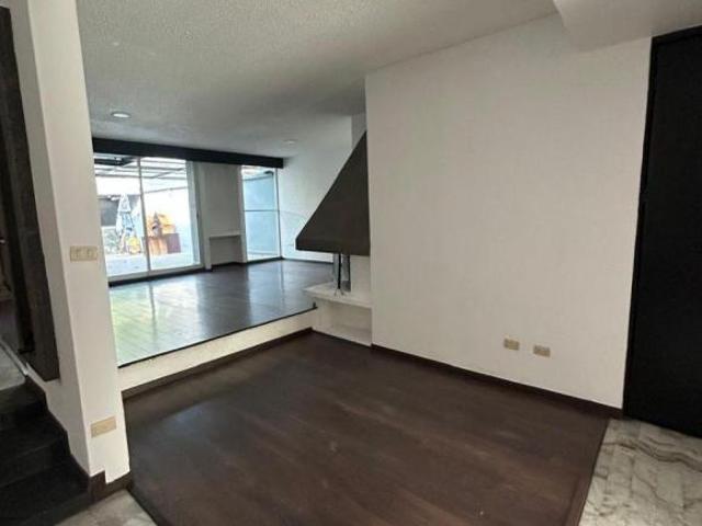 CASA EN VENTA EN COLON DE ECHEGARAY
