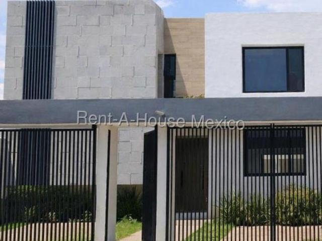 Casa en venta en Moderna en Carretas, con habitacción u oficina planta baja, Querétaro