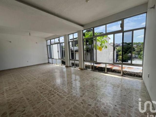 Casa en venta en Colonia Centro Carmen Serdán de San Andrés Tuxtla, Ver