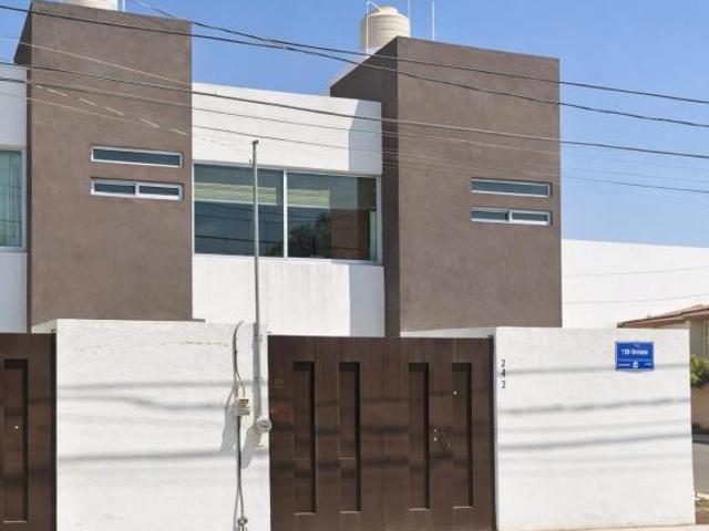 CASA EN VENTA EN COLONIA ARBOLEDAS DE LOMAS BELLA, HEROICA PUEBLA DE ZARAGOZA, PUEBLA