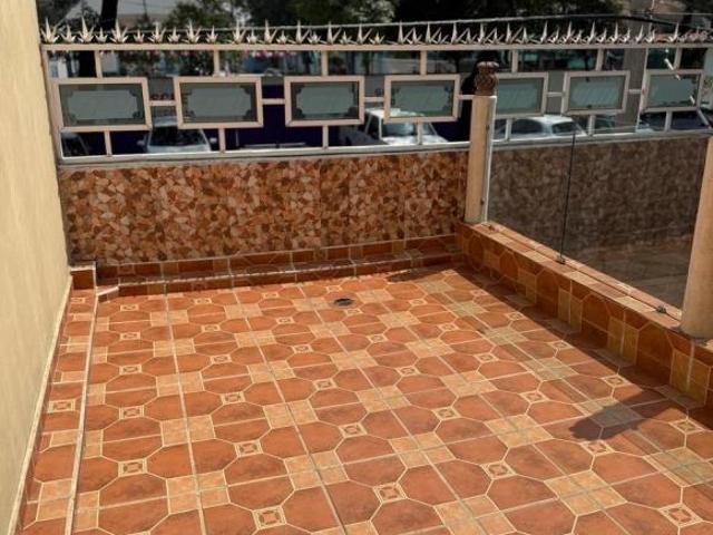 Casa en Venta en Colonia Balbuena con Terraza y Amplios Espacios