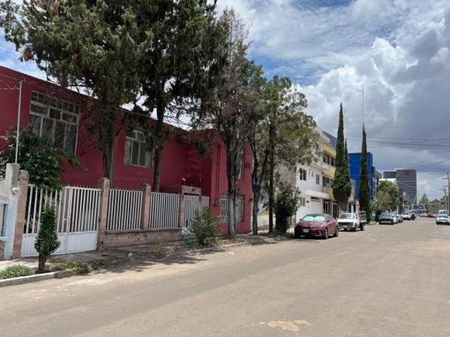 Casa en venta en colonia Del Maestro 4