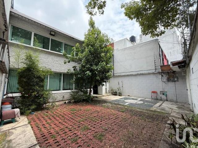 CASA EN VENTA EN COLONIA DEL PARQUE, A UNOS PASOS DE PARQUE TOREO
