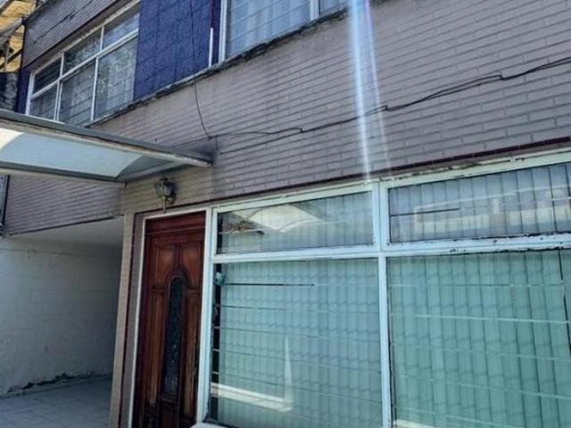 CASA EN VENTA EN COLONIA JARDÍN BALBUENA, CDMX