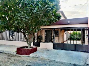 Casa en venta en colonia Olivares de Hermosillo, Sonora