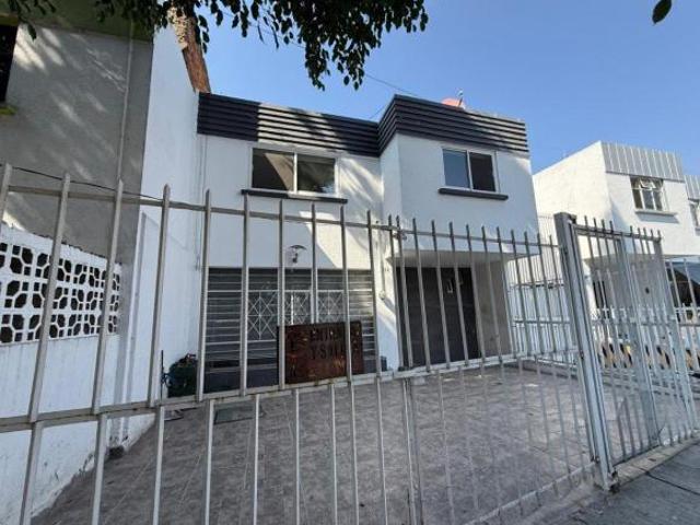 Casa en VENTA en colonia Independencia REMODELADA