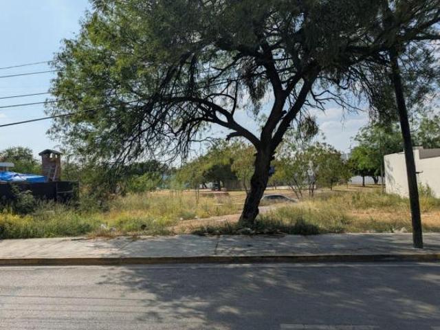 CASA EN VENTA EN COLONIA LOS MEZQUITES, SAN NICOLÁS DE LOS GARZA