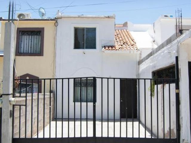 Casa en venta en Colonia Las Lomas