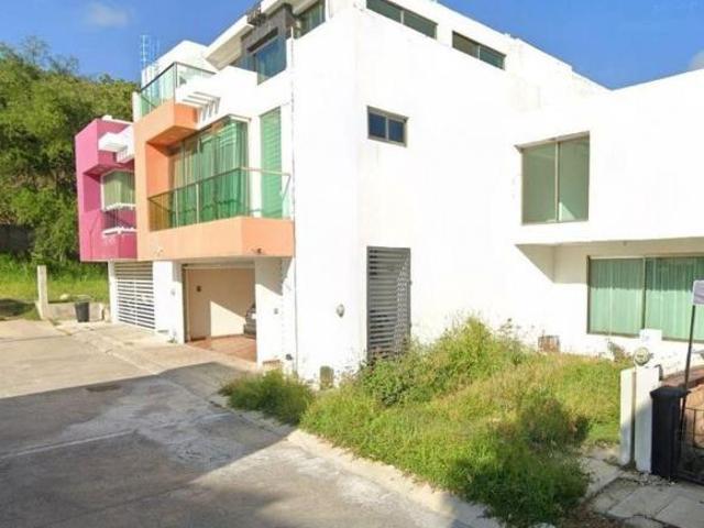 CASA EN VENTA EN FRACCIONAMIENTO LAS NUBES, CHIAPAS