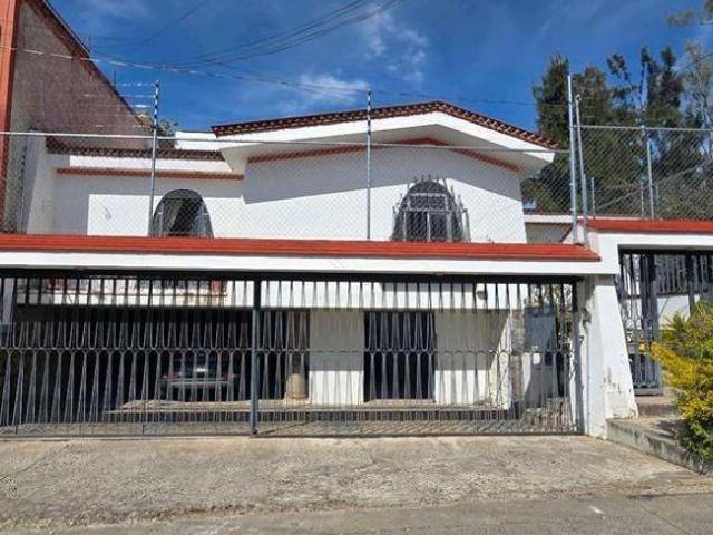 CASA EN VENTA EN COLONIA MONUMENTAL