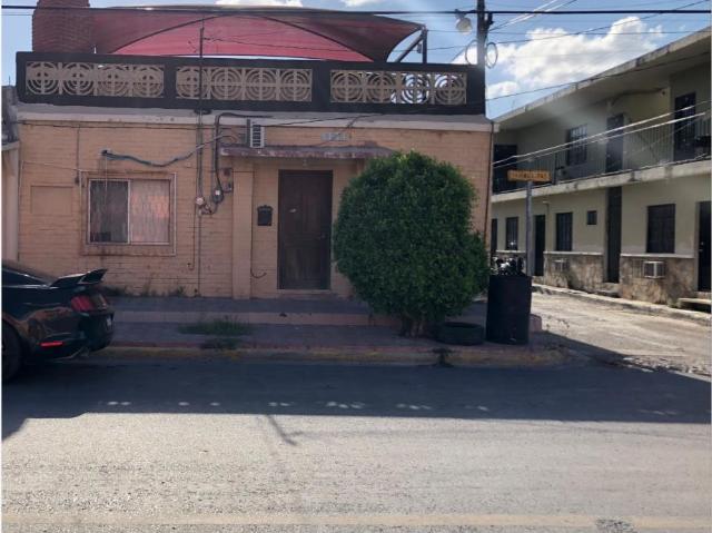 Casa en venta en colonia muy cerca del centro de Reynosa