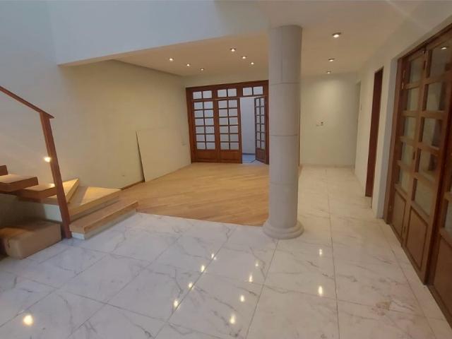 CASA EN VENTA EN COLONIA NARVARTE REMODELADA