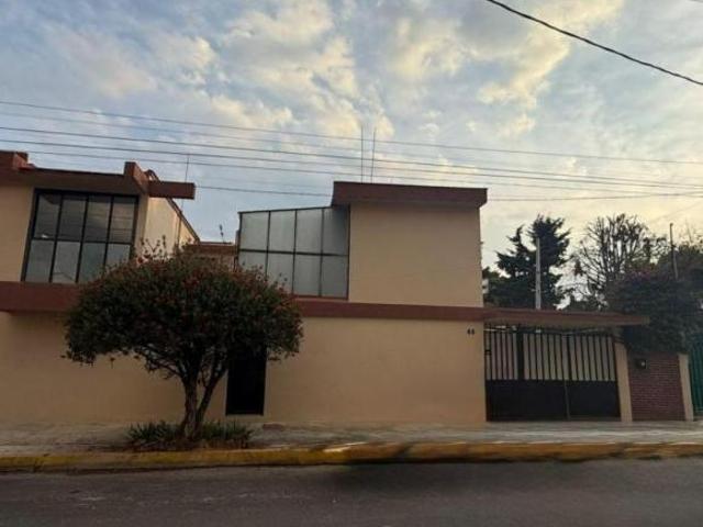 Casa en Venta en Colonia Pilares, en Metepec Estado de México