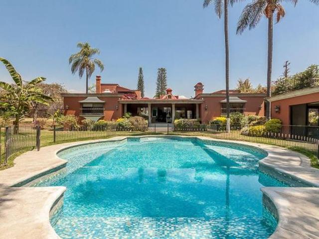 Casa en Venta en Colonia Reforma, Cuernavaca Morelos, Con Casa Huéspedes, Gran Jardín, Cancha Tenis